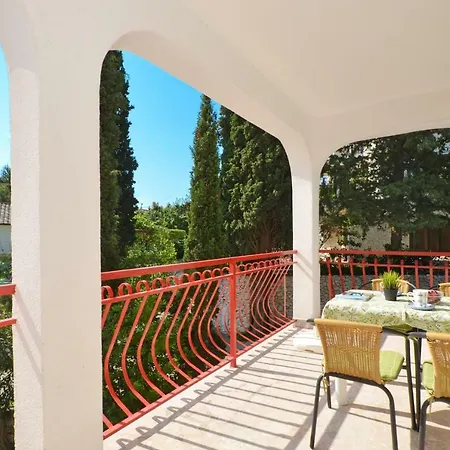 Apartment House Juretic - 50 M From The Trogir