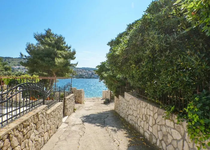 House Juretic - 50 M From The * 트로기르